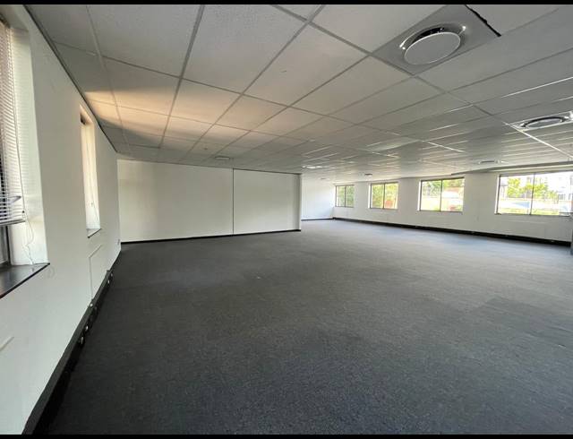 291.80M² OFFICE TO LET IN BRYANSTON